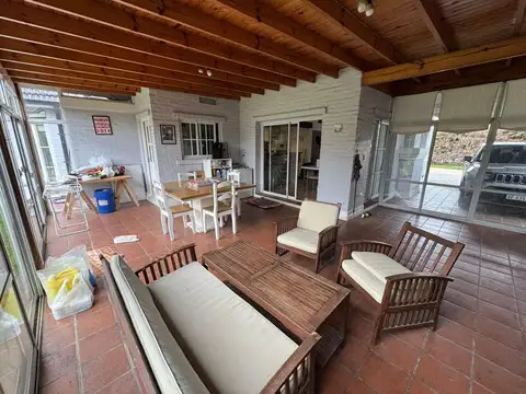 Casa 5 ambientes con 2 baños