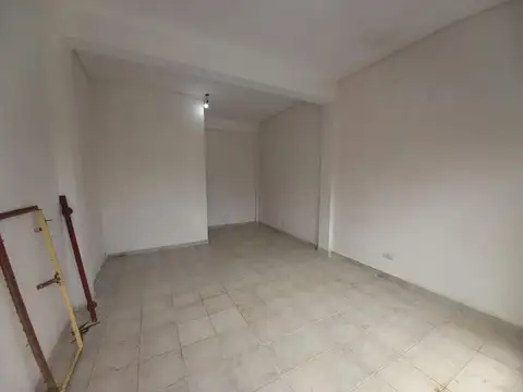 Local en Alquiler en Grand Bourg, $ 500.000