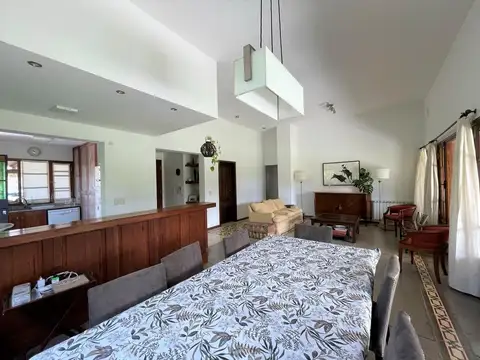 Casa en Alquiler Temporal en Funes, USD 3.000