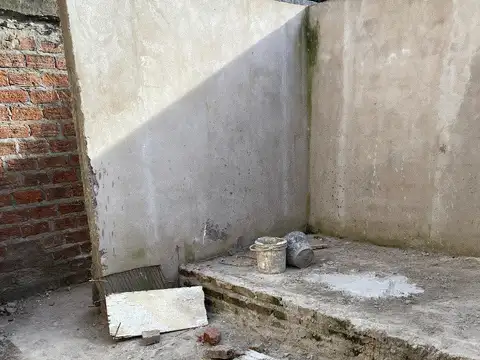 DEPARTAMENTO DE 2 AMBIENTES CON PATIO Y FONDO LIBRE EN SAN JUSTO