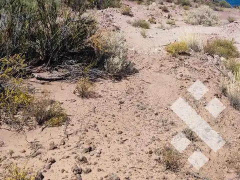 Venta  Lote 878m2,  B° La Peninsula  Mari Menuco