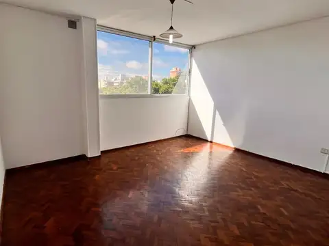 Venta Departamento 2 Dormitorios y Cochera en Barrio Abasto
