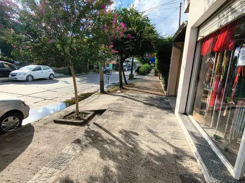 Local en Alquiler en Llavallol, $ 400.000