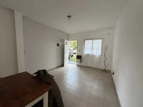 Depto Tipo Casa en Alquiler de 3 ambientes