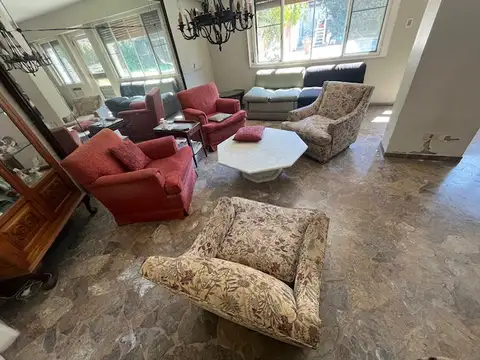 Espectacular Propiedad con un frente de 12.88 m y 665 m/2 - Ideal Constructores