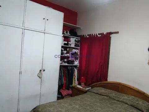 PH con 3 viviendas (2 de 2 ambientes y un monoambiente)