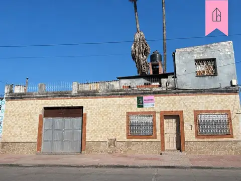 Casa en venta c/ cochera en Centro