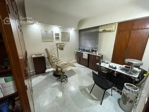 Casa 8 ambientes con 4 baños