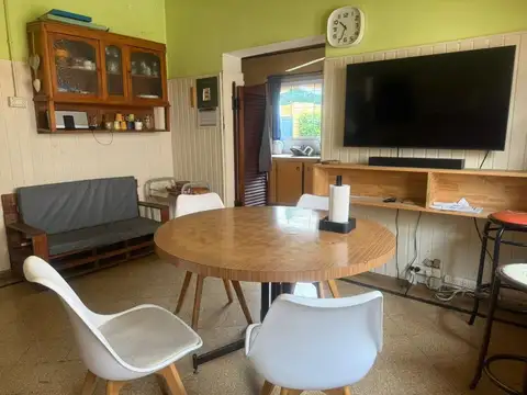 Casa 7 ambientes con 1 baño