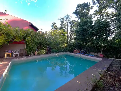 VENTA CASA MULTIFAMILIAR CON GRAN PISCINA Y PARQUE