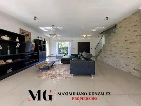 Casa 6 ambientes con 4 baños