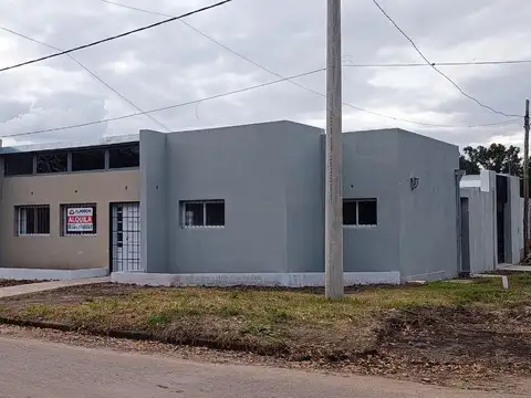 Alquiler | Casa | Cochera | 2 Dormitorios | Capitán Bermúdez | Barrio Posta