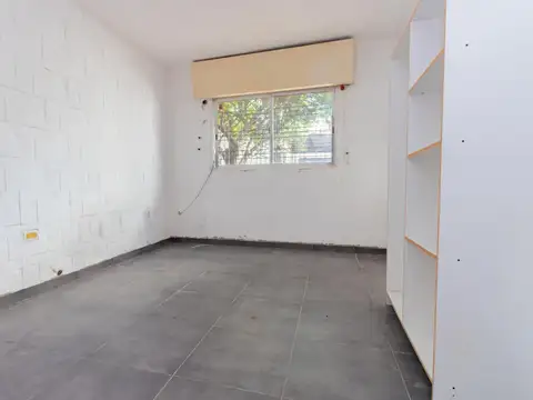 Venta Casa a refaccionar en Caseros