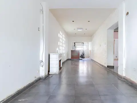 Venta Casa a refaccionar en Caseros