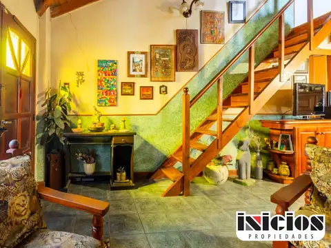 Chalet en Barrio Tranquilo  - C972