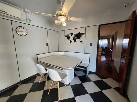 Casa en Venta con 4 cocheras