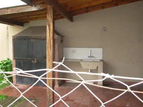 Casa 7 ambientes con 5 baños