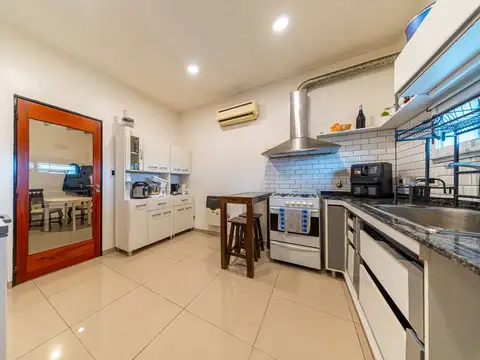 CASA EN VENTA 2 DORMITORIOS COCHERA TDS 3 SECTOR A