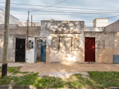 Venta Casa a refaccionar - PERMUTA -  OPORTUNIDAD.