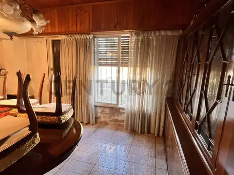 Casa 10 ambientes con 3 baños