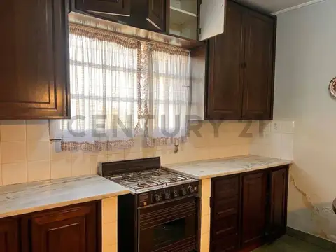 VENTA DE CASA CON LOCAL EN SAN CARLOS, LA PLATA