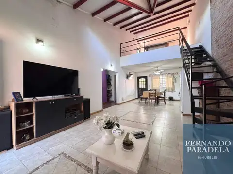 Casa 5 ambientes con 2 baños
