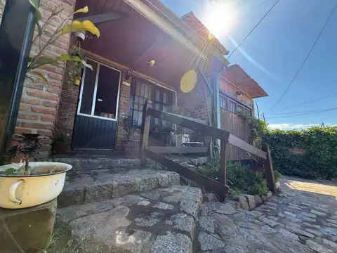 Casa 5 ambientes con 2 baños