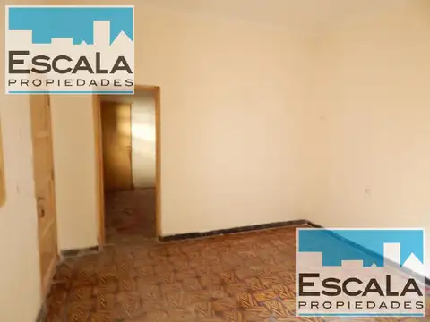 CASA AL FRENTE EN VENTA EN ROSARIO