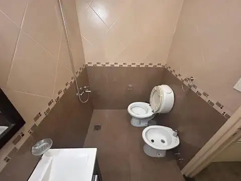 VENTA CASA 5 AMB COCHERA/PATIO/TERRAZA Z/BARRACAS.