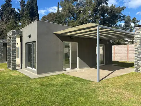VENTA DE CASA EN TORTUGUITAS EN COMPLEJO CERRADO