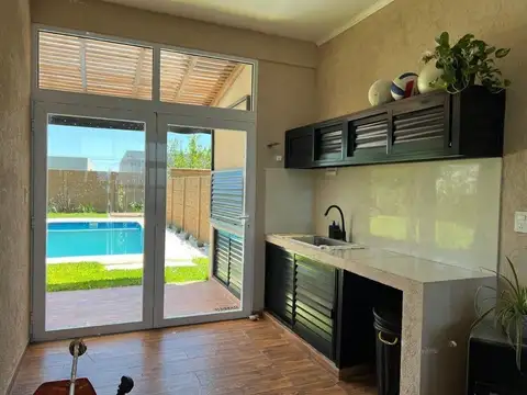 Casa en Venta en Villa Rosa, USD 110.000