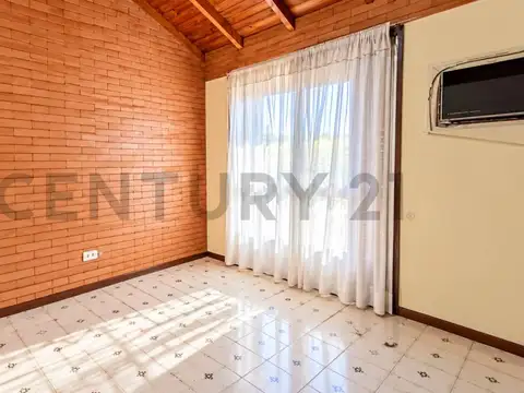 VENTA CASA MULTIFAMILIAR CON 3 VIVIENDAS Y PARQUE | 374 M² DE TERRENO