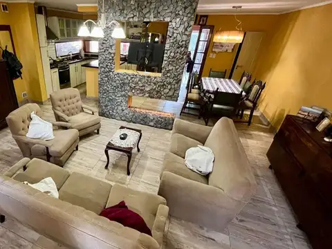 Casa en Venta en Turdera, USD 260.000