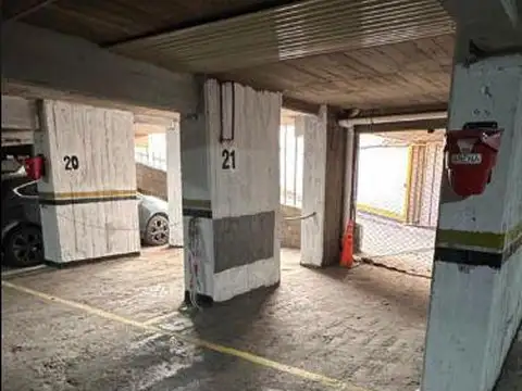 Cochera en zona residencial