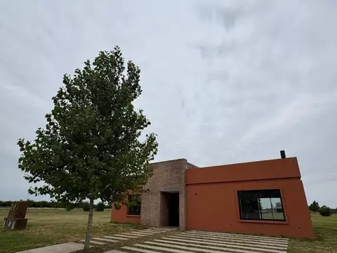 CASA EN VENTA A ESTRENAR LA FEDERALA, LOBOS