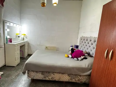 Casa 4 ambientes con 1 baño
