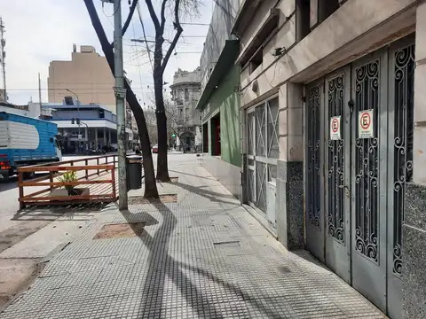 Ph, local con vivienda. Floresta, Baradero 14. Venta c/renta