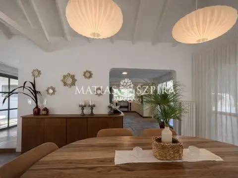Casa 4 ambientes con 3 baños