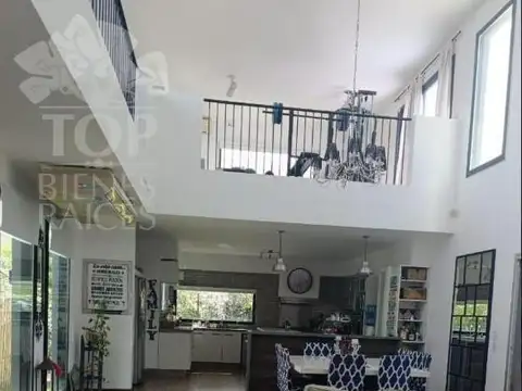 Casa 5 ambientes con 3 baños