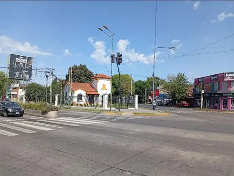 Av Antartida Argentina 100