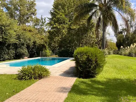 Casa en Venta en Barrio Parque Las Lomadas, USD 180.000