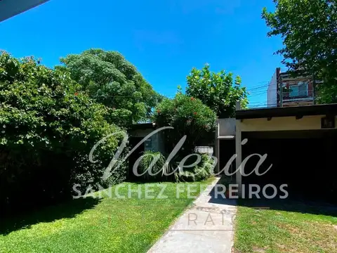 Casa en Venta con 2 cocheras