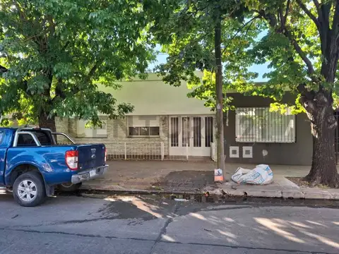 38 ENTRE 26 Y 27 - CASA EN ALQUILER