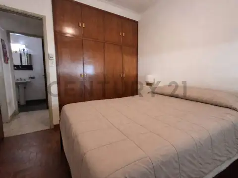 Casa en Alquiler con 1 cochera