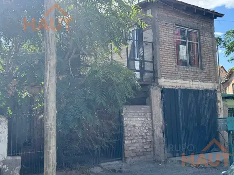 Vendo Casa con departamento en Cipolletti