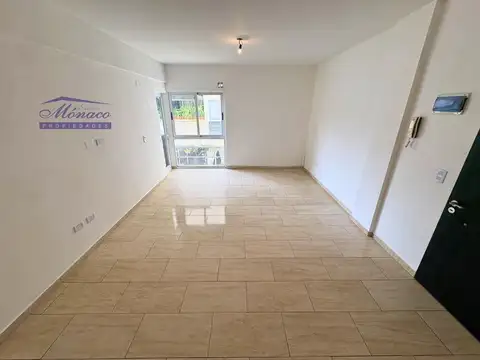 Depto Tipo Casa en Alquiler de 2 ambientes