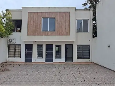 Duplex 3 amb cochera Fondo Venta directa Ituzaingo
