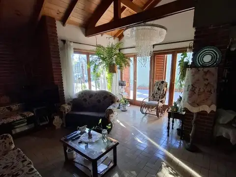 CHALET  3 AMB. 120 M2. - BARRIO SANTA MONICA