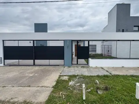 Casa a estrenar en Venta en Arturo Segui