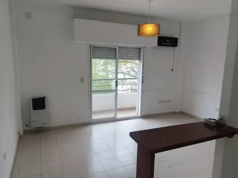 Departamento 2 amb / 40 m2 / luminoso / c balcon al frente